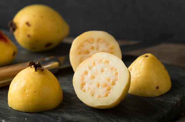 Te sorprenderás al saber todos los beneficios y propiedades de la guayaba. Es una fruta pequeña pero con mucho potencial para la salud.