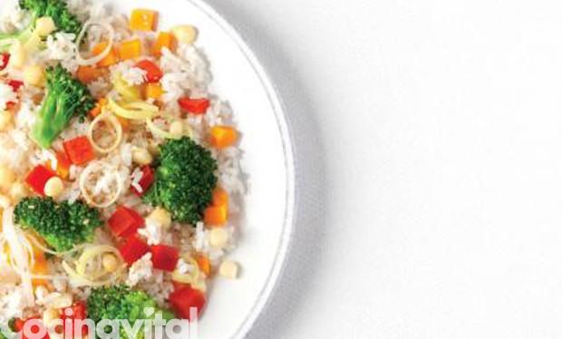 Arroz al vapor con brócoli y zanahoria