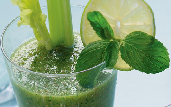 jugo-detox-de-pepino-y-espinacas