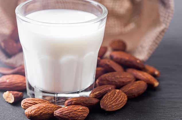 7 razones para tomar leche de almendras