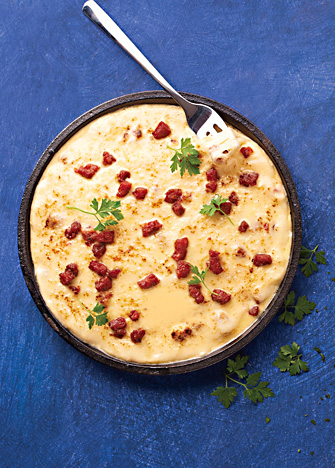 queso fundido con chorizo