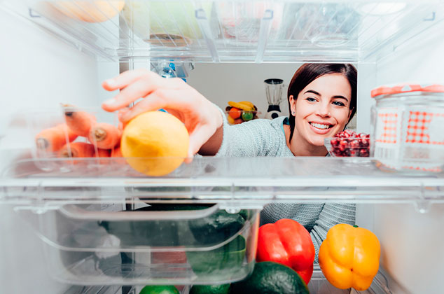 ¿Qué alimentos deben refrigerarse… y qué alimentos no?