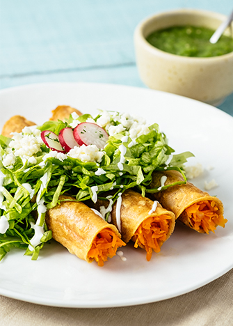 Tacos dorados de zanahoria