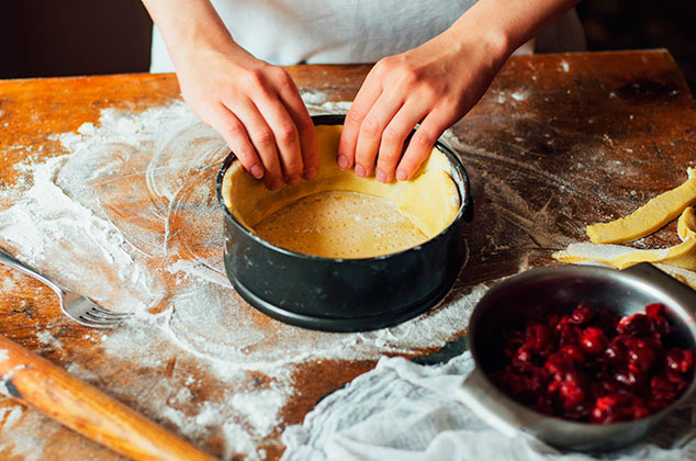 Cómo engrasar y enharinar un molde en 3 pasos | Cocina Vital