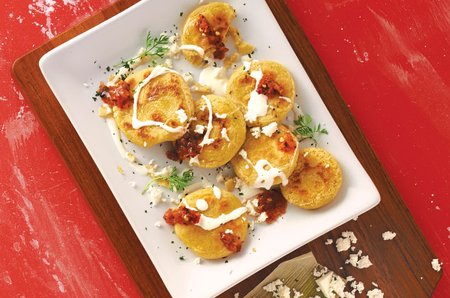 Gorditas de garbanzo con salsa de chile de árbol