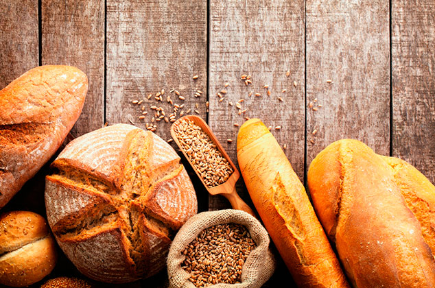 Alimentos que no debes comer en ayunas: pan horneado