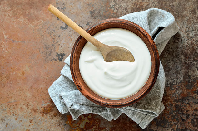 Alimentos que no debes comer en ayunas: yogurt