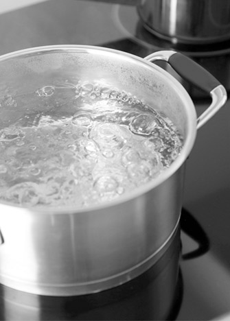 cómo desinfectar los utensilios de cocina: hervir