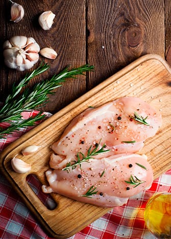 Errores al cocinar pollo: condimentar