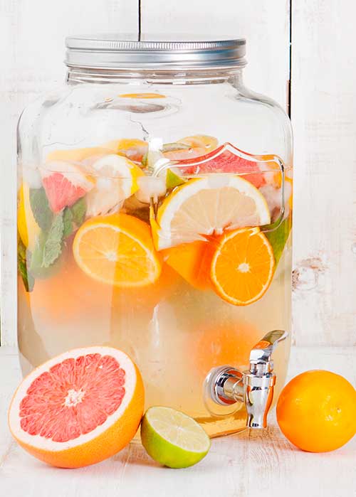Trucos para aprovechar la fruta madura: haz agua de frutas