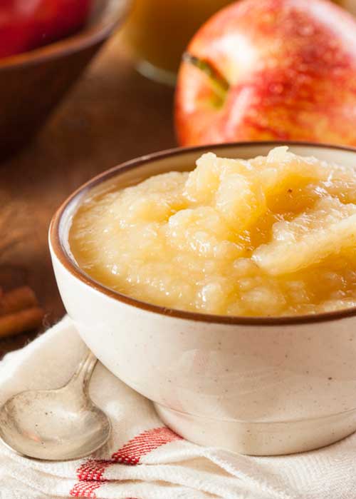 Trucos para aprovechar la fruta madura: hacer una compota de manzana