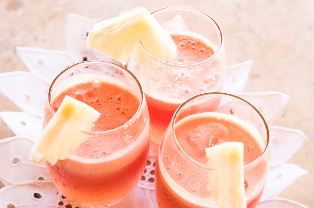 Agua de piña con fresa: Bebida detox para cualquier temporada