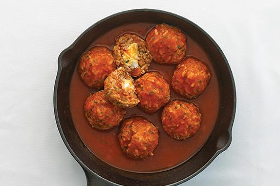 Albóndigas de res en salsa de tomate con chipotle