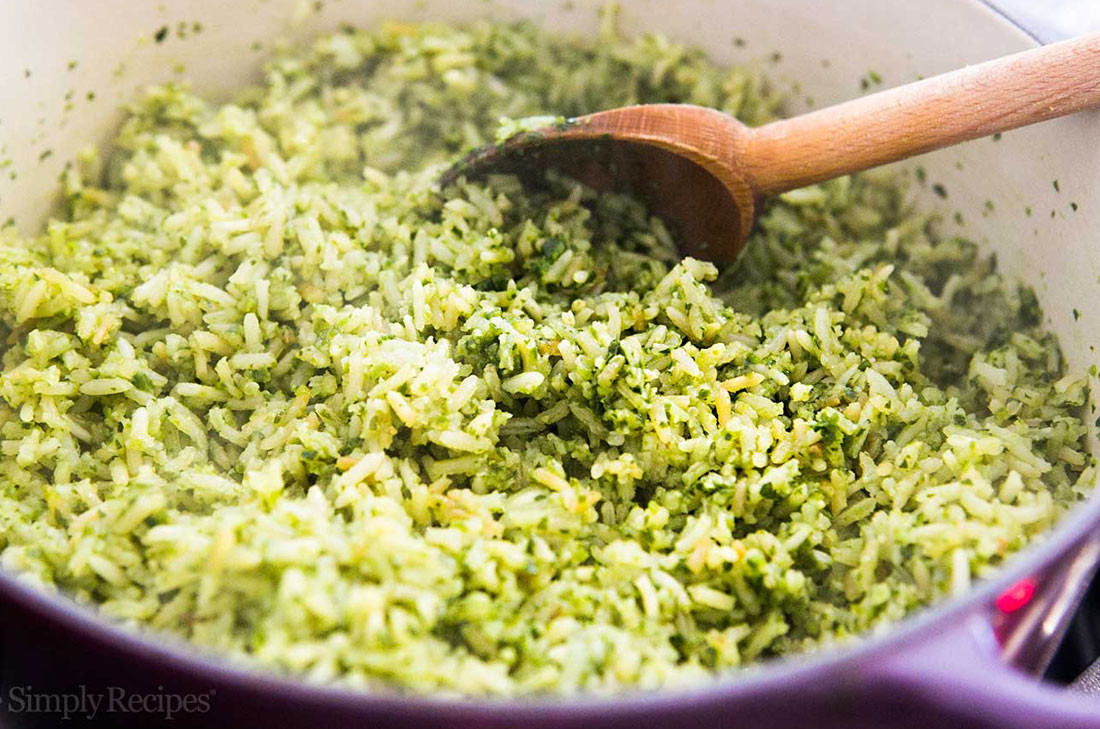 Cómo hacer arroz a la poblana también conocido como arroz verde