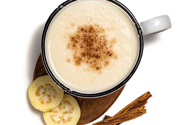 Atole de guayaba con leche