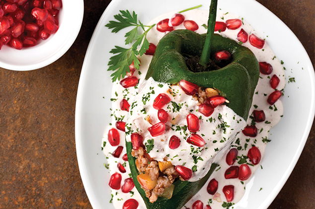 Cómo preparar los Tradicionales Chiles en nogada | Receta