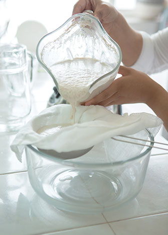 Cómo hacer leche de almendras - paso 3