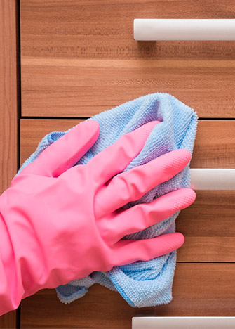 Cómo hacer tus propios productos de limpieza caseros: pulir muebles