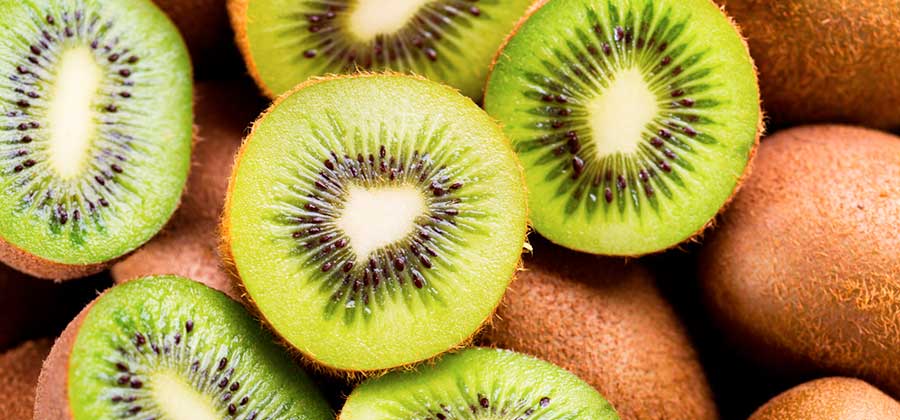 Cómo pelar un kiwi fácilmente