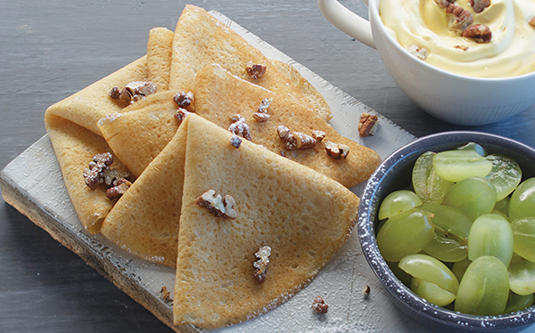 Crepas de uvas con crema de rompope