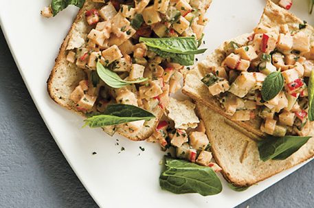 Ensalada de surimi en salsa de chipotle