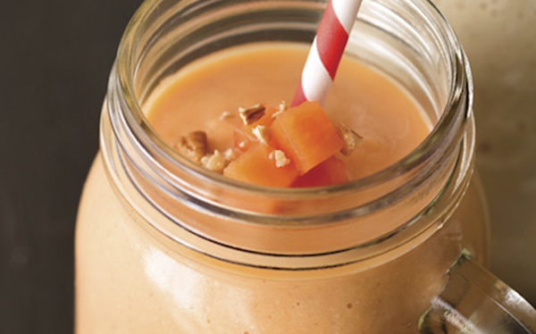 Licuado de papaya con leche y nueces