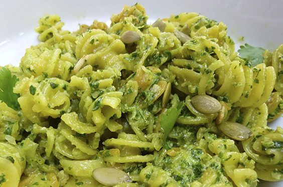 Pasta de tornillo al cilantro con chile poblano | Cocina Vital