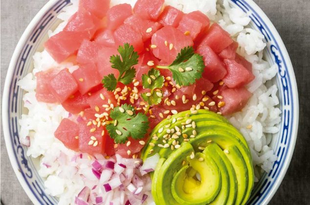 Receta de Sushi bowl de atún y aguacate