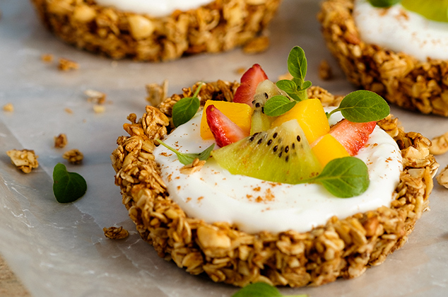 Tarta de avena con yogur y fruta