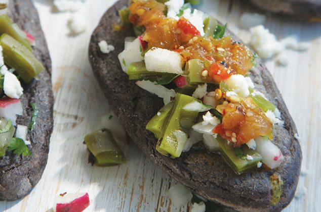 Cómo hacer Tlacoyos de haba con nopales | Cocina Vital