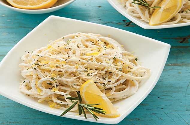 Espagueti al limón con parmesano