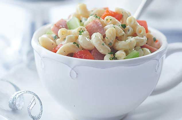 Coditos fríos con jamón y pimiento morrón