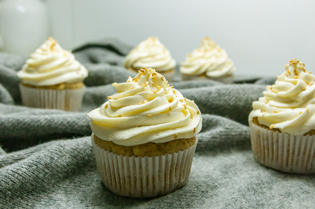 Cupcakes de coco con maracuyá