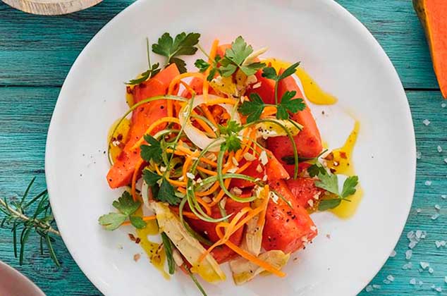 Anímate a preparar esta fácil ensalada frutal, ideal para empezar el día.