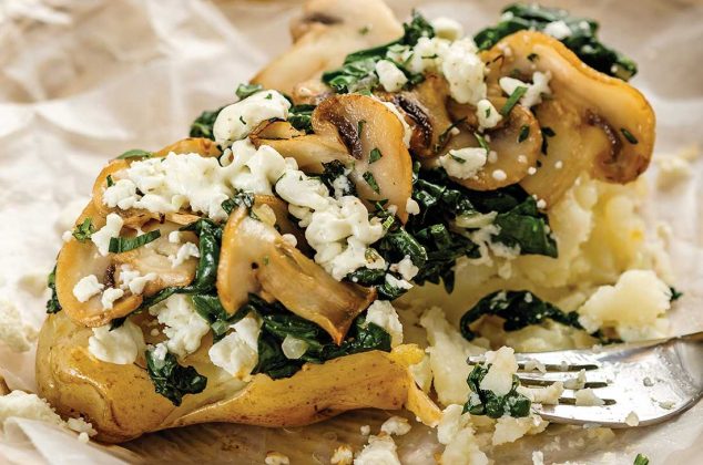 Papas rellenas de champiñones y espinacas