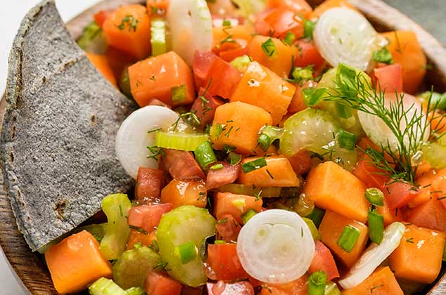 Pico de gallo de papaya y apio