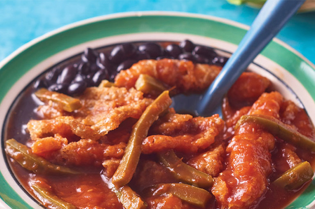 Cómo hacer chicharrón en salsa roja con nopales cocina mexicana