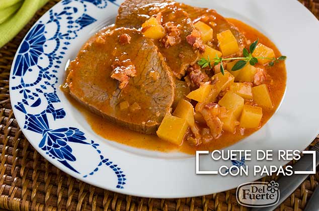 Cuete de res mechado en salsa roja con papas | Receta mexicana