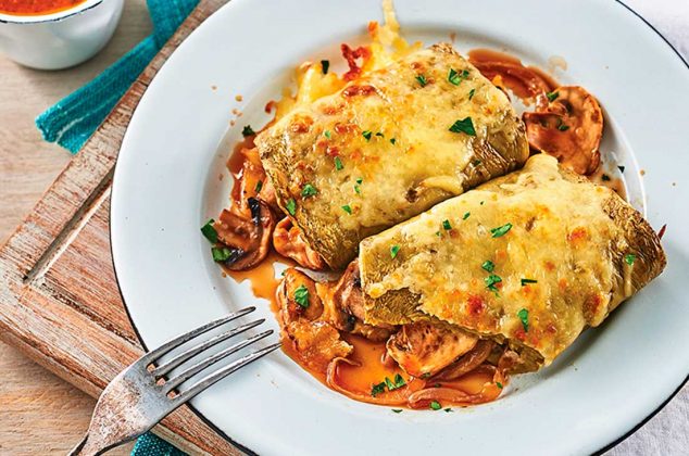 Nopales rellenos de champiñones y queso gratinado