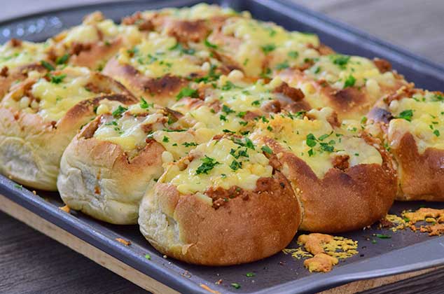 Receta de mini bollos rellenos de carne molida, botana perfecta