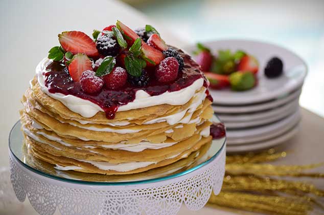 Receta de Pastel de crepas con frutos rojos