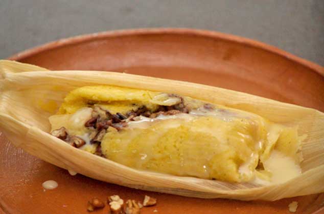 cómo preparar tamales de dulce de piña y nuez con leche condensada