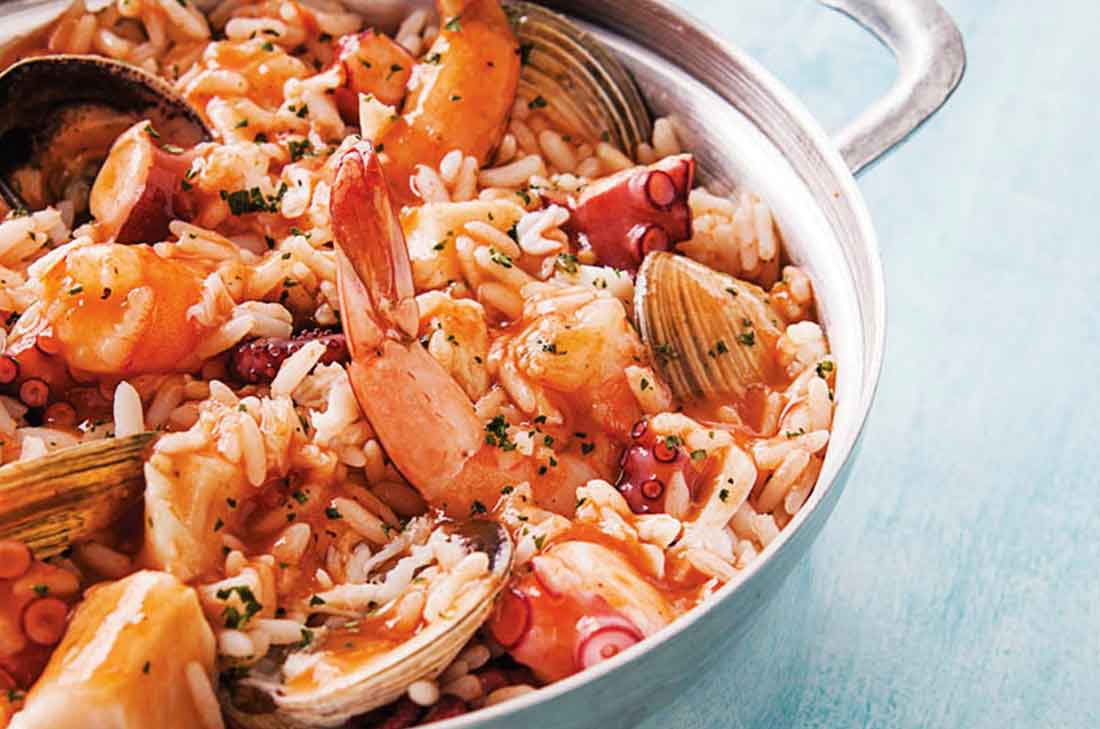 El arroz a la tumbada es un exquisito platillo con mariscos directo desde Veracruz. Esta es la auténtica receta. ¡Tienes que probarlo!