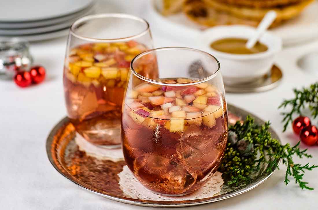 El clericot es una bebida alcohólica a base de frutas y vino tinto, pro en ésta ocasión, la receta que tenemos para ti es perfecta para tu cena navideña.