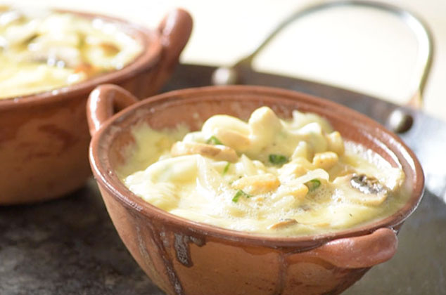 Receta de Queso fundido con champiñones y pollo