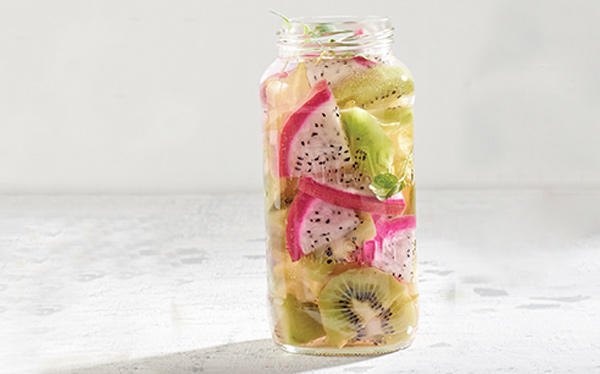 Agua detox de kiwi y frutas exóticas