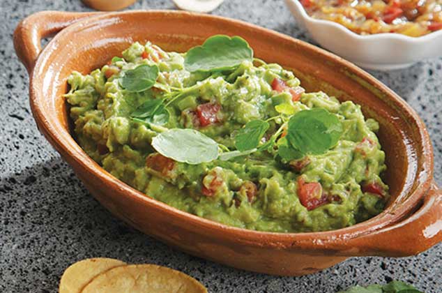 Guacamole con pápalo (papaloquelite)