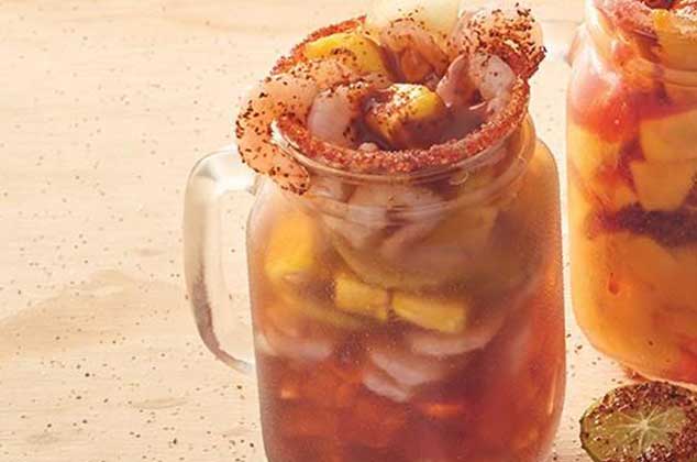 Michelada con camarones