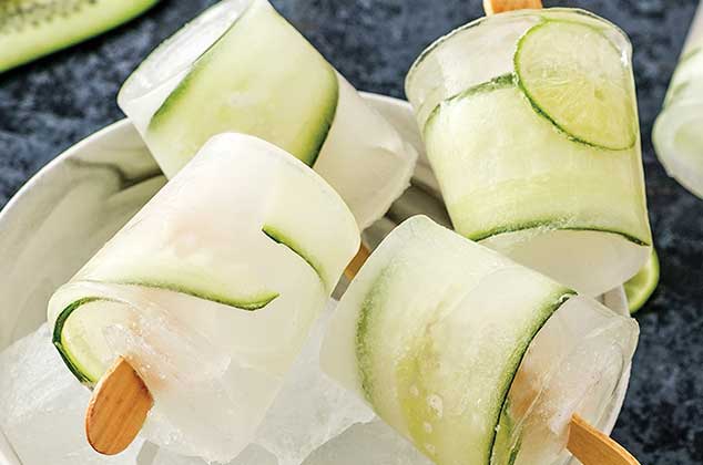 Paletas heladas de pepino con limón