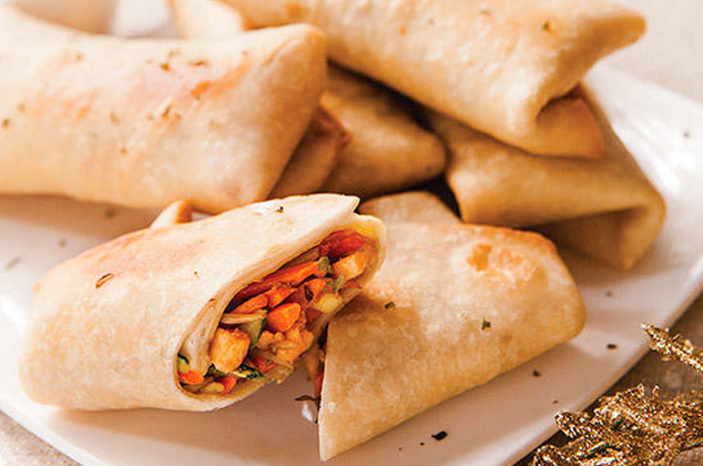 Rollitos de salmón con tortilla de harina